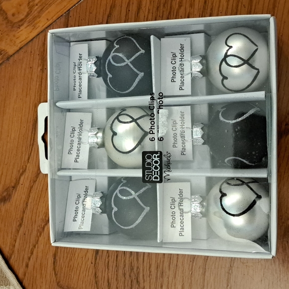 CHRISTMAS ORNAMENTS - Picture 2 of 4